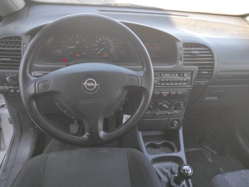opel zafira a del año 2000