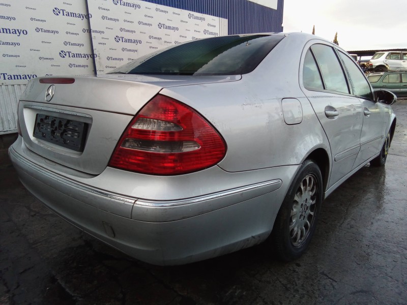 mercedes-benz clase e (w211) berlina del año 2003