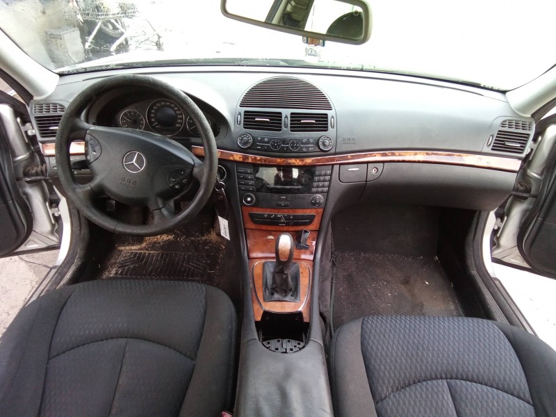 mercedes-benz clase e (w211) berlina del año 2003