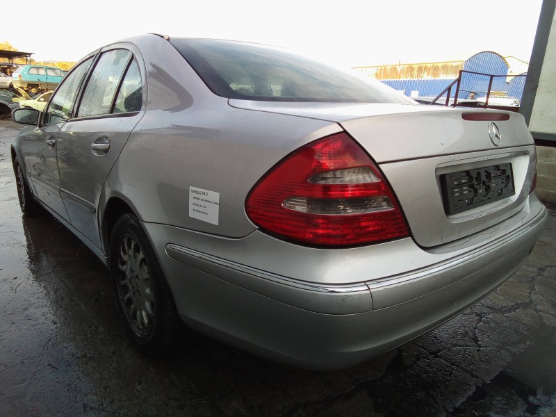 mercedes-benz clase e (w211) berlina del año 2003