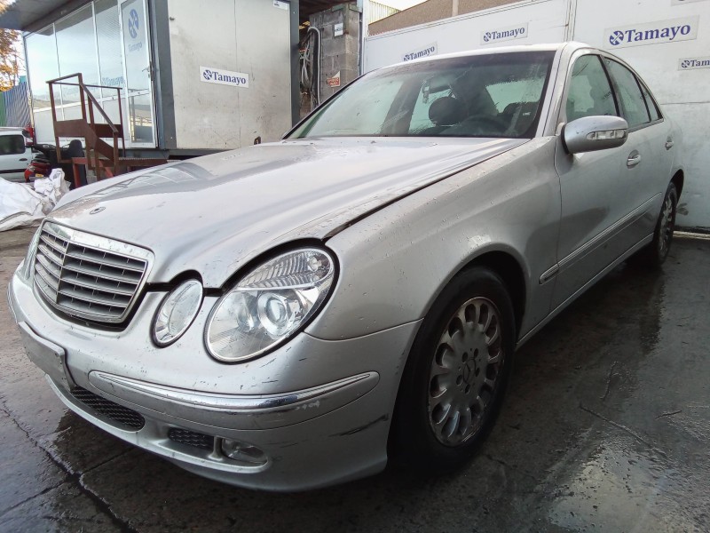 mercedes-benz clase e (w211) berlina del año 2003