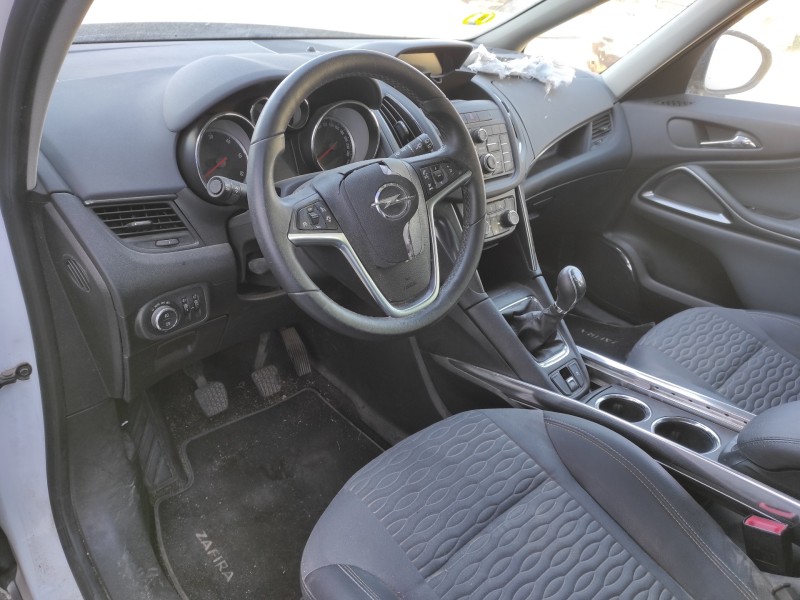 opel zafira tourer del año 2012