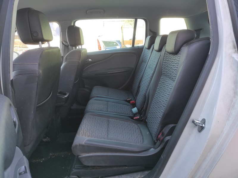 opel zafira tourer del año 2012