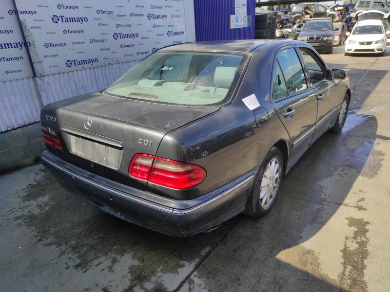 mercedes-benz clase e (w210) berlina diesel del año 2000