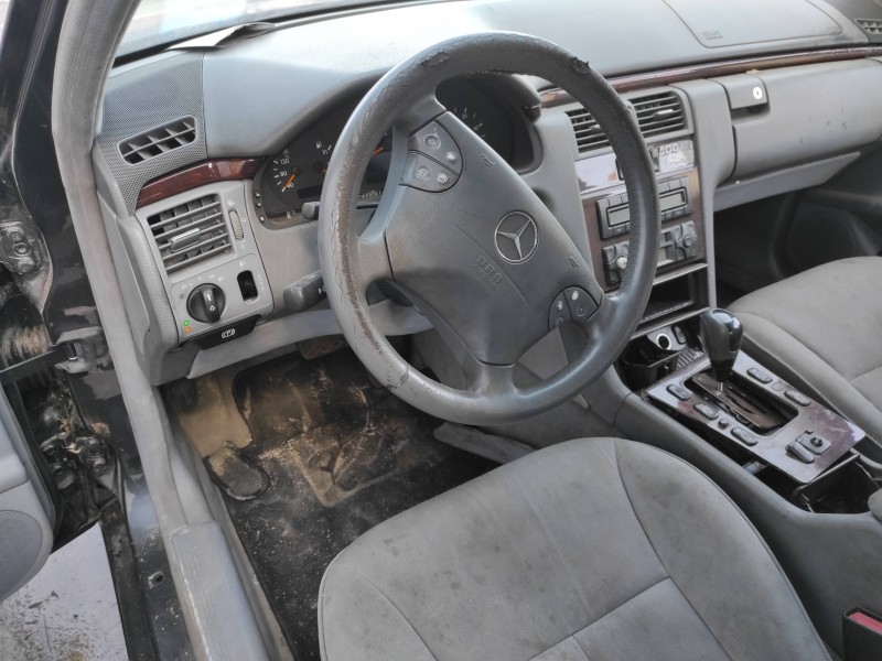 mercedes-benz clase e (w210) berlina diesel del año 2000