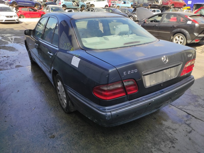 mercedes-benz clase e (w210) berlina diesel del año 2000