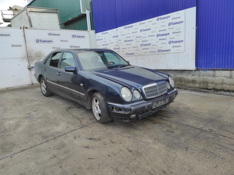 mercedes-benz clase e (w210) berlina del año 1999