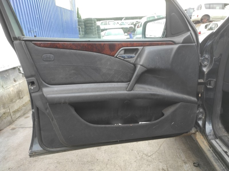 mercedes-benz clase e (w210) berlina del año 1999