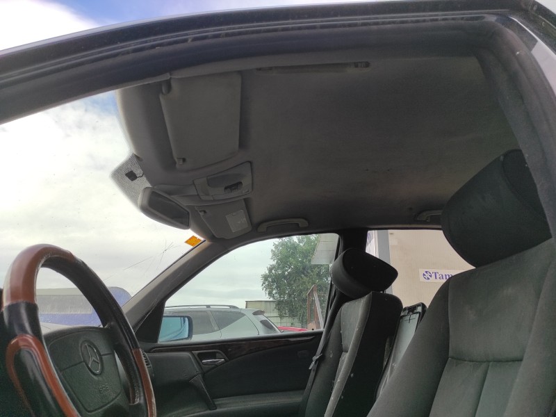 mercedes-benz clase e (w210) berlina del año 1999