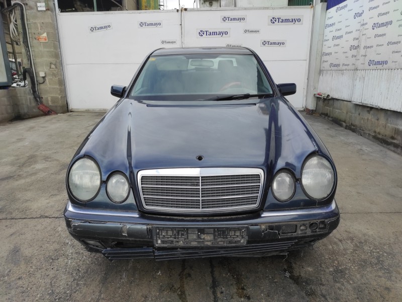 mercedes-benz clase e (w210) berlina del año 1999
