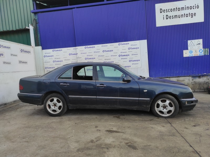 mercedes-benz clase e (w210) berlina del año 1999
