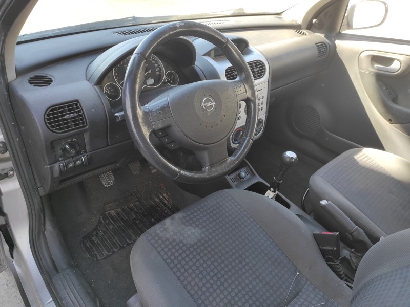 opel corsa c del año 2003