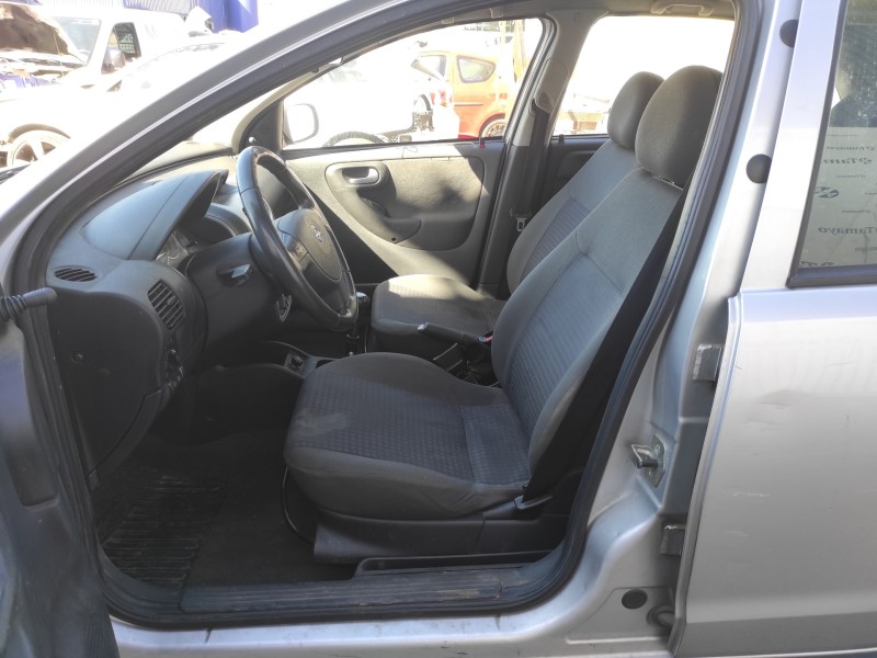 opel corsa c del año 2003