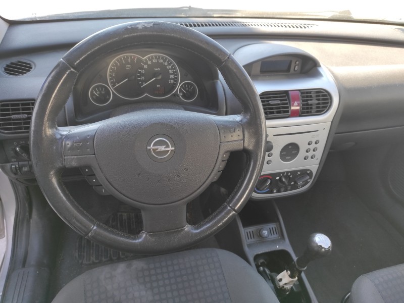 opel corsa c del año 2003