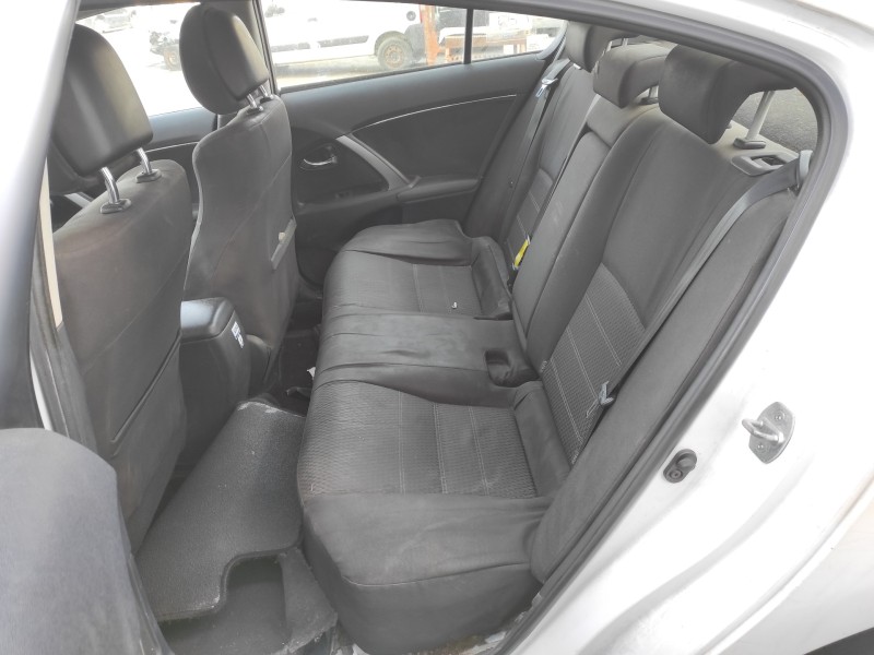 toyota avensis (t27) del año 2012