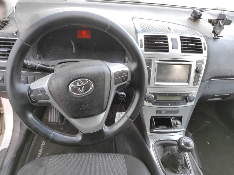 toyota avensis (t27) del año 2012
