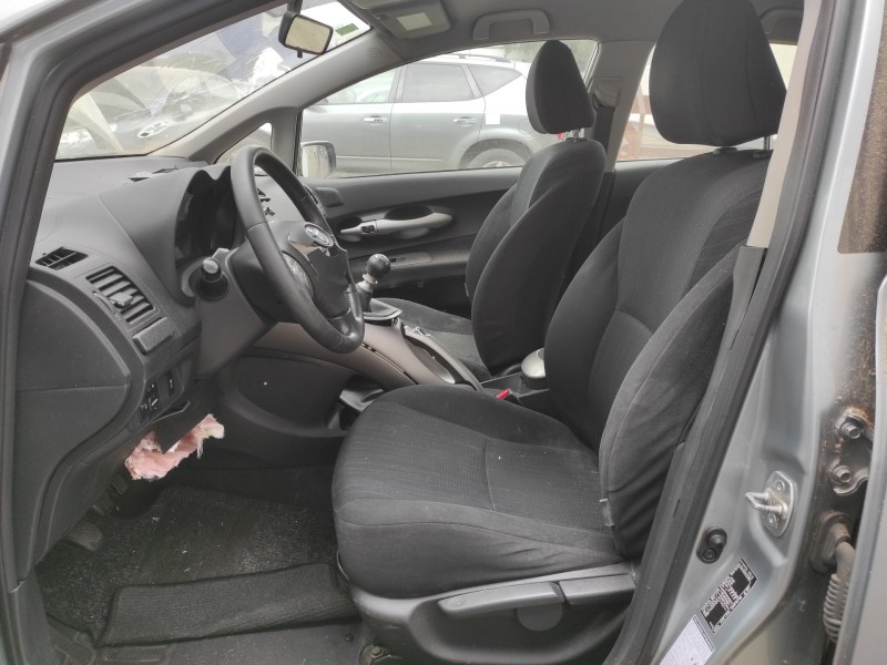 toyota auris del año 2009