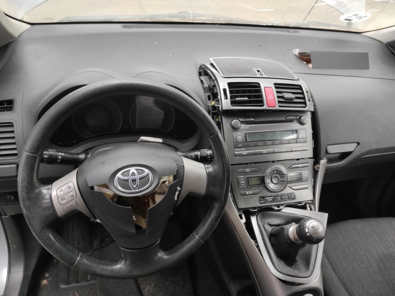 toyota auris del año 2009