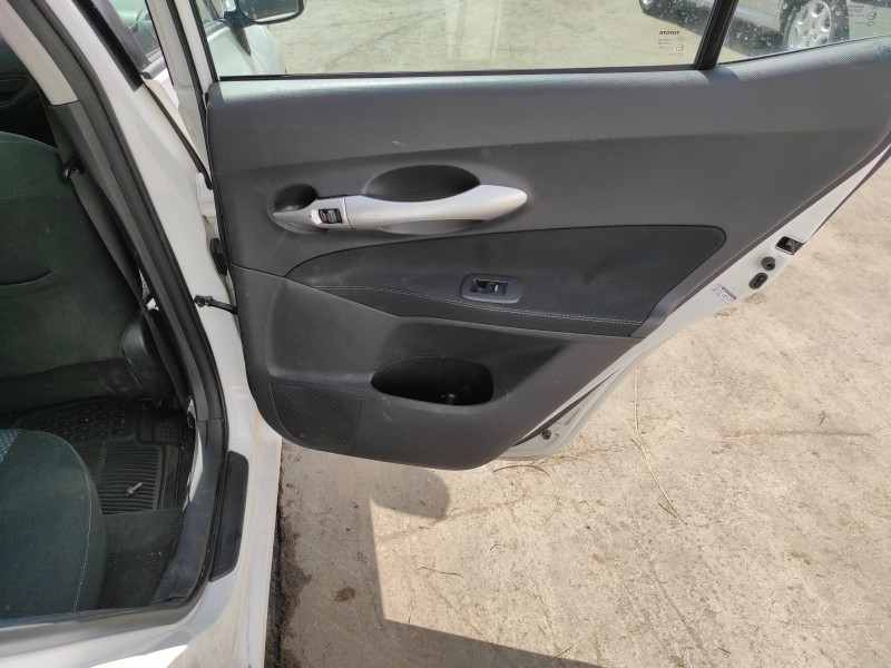 toyota auris del año 2011