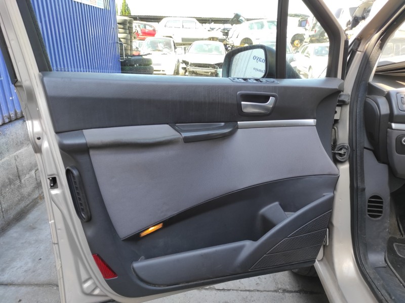 peugeot 807 del año 2003
