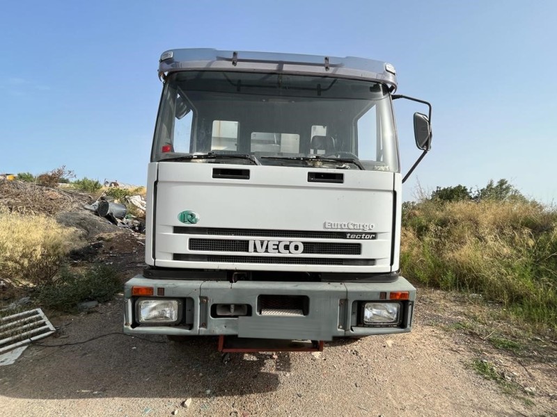 iveco eurocargo tector del año 2001