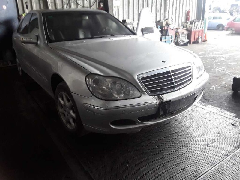 mercedes-benz clase s (w220) berlina del año 2004