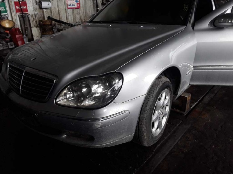 mercedes-benz clase s (w220) berlina del año 2004