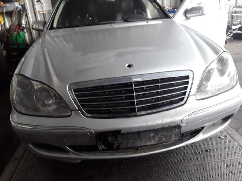 mercedes-benz clase s (w220) berlina del año 2004