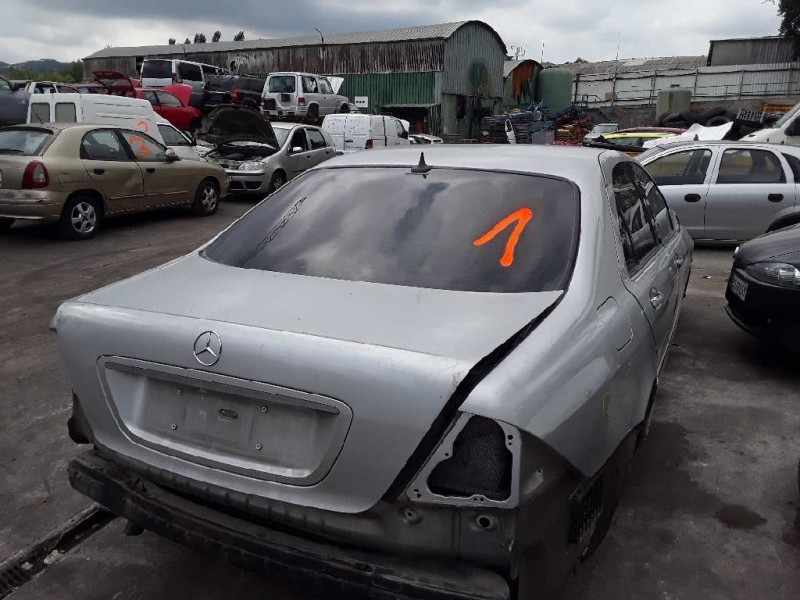 mercedes-benz clase s (w220) berlina del año 2004