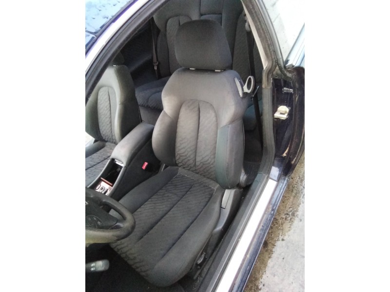 mercedes-benz clase clk (w208) coupe del año 2001