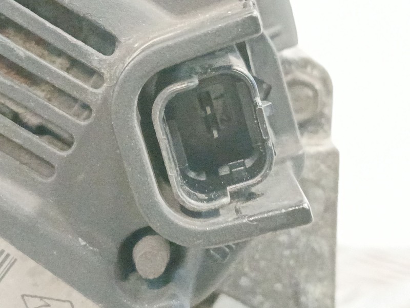 Recambio de alternador para renault clio ii fase ii (b/cb0) referencia OEM IAM 8200100907 2542664D 