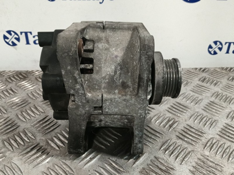 Recambio de alternador para renault clio ii fase ii (b/cb0) referencia OEM IAM 8200100907 2542664D 
