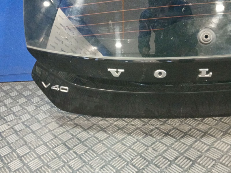 Recambio de porton trasero para volvo v40 hatchback (525) d3 referencia OEM IAM   