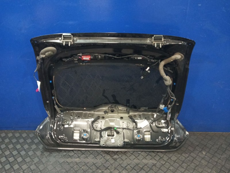 Recambio de porton trasero para volvo v40 hatchback (525) d3 referencia OEM IAM   