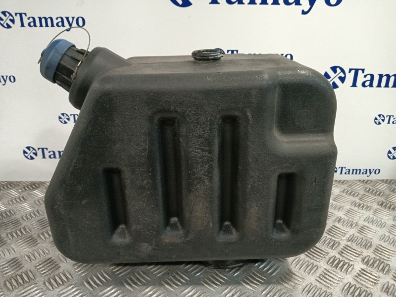 Recambio de deposito adblue para mitsubishi canter 01/99 referencia OEM IAM JSH00604 ME427697 
