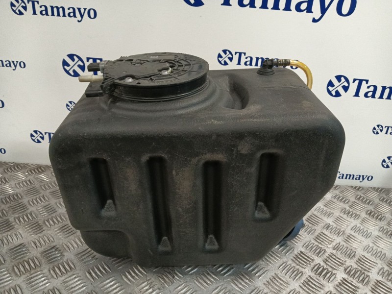 Recambio de deposito adblue para mitsubishi canter 01/99 referencia OEM IAM JSH00604 ME427697 