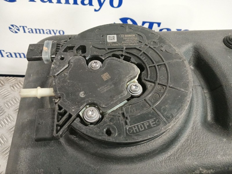 Recambio de deposito adblue para mitsubishi canter 01/99 referencia OEM IAM JSH00604 ME427697 