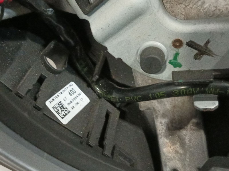 Recambio de volante para bmw 1 (f21) 118 d referencia OEM IAM 308756787N77 SW785041303 