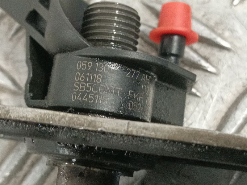 Recambio de inyector para audi q7 (4lb) 3.0 tdi quattro referencia OEM IAM 059130277AH 0445115052 