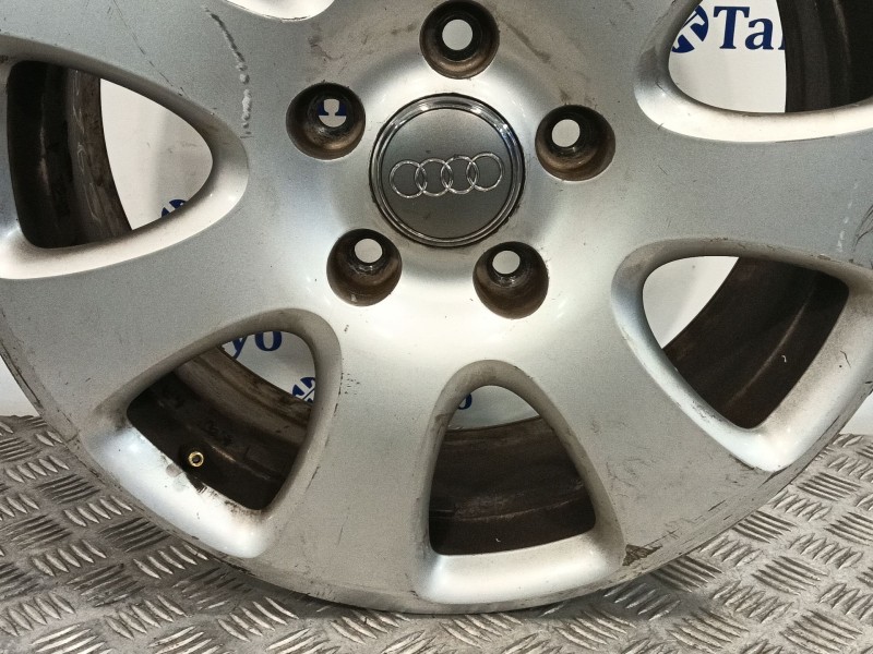 Recambio de llanta para audi q7 (4lb) 3.0 tdi quattro referencia OEM IAM 4L0601025E  
