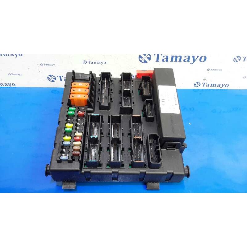 Recambio de caja reles / fusibles para opel vectra c caravan 1.9 cdti referencia OEM IAM 13205776 519164008 13205776