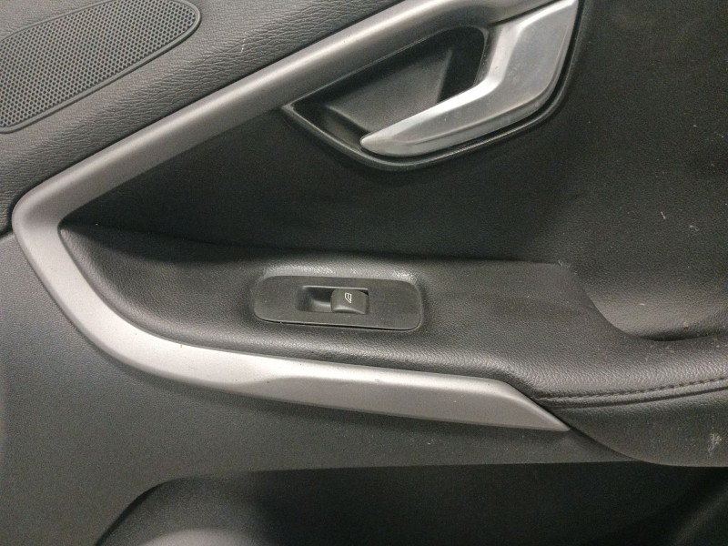 Recambio de guarnecido puerta delantera derecha para volvo v40 hatchback (525) d3 referencia OEM IAM 39815606 39815606 