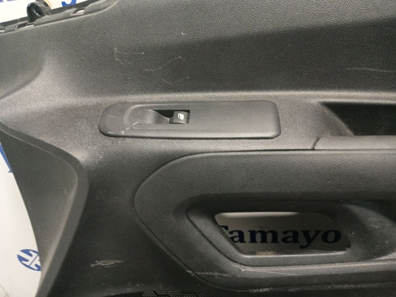 Recambio de guarnecido puerta delantera derecha para opel combo furgoneta/monovolumen (k9) 1.5 d referencia OEM IAM 98167913ZD  