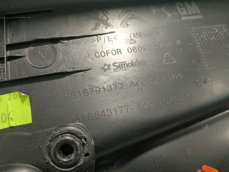 Recambio de guarnecido puerta delantera derecha para opel combo furgoneta/monovolumen (k9) 1.5 d referencia OEM IAM 98167913ZD  