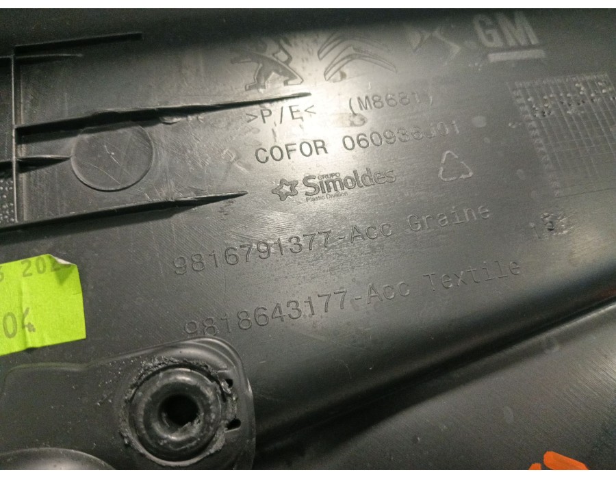 Recambio de guarnecido puerta delantera derecha para opel combo furgoneta/monovolumen (k9) 1.5 d referencia OEM IAM 98167913ZD  