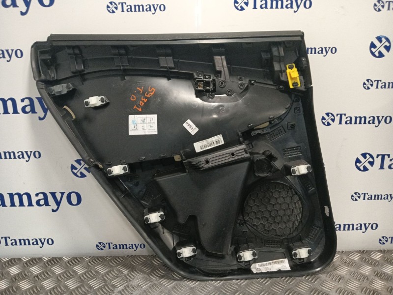 Recambio de guarnecido puerta trasera derecha para volvo v40 hatchback (525) d3 referencia OEM IAM 39841321 01303818Y555 