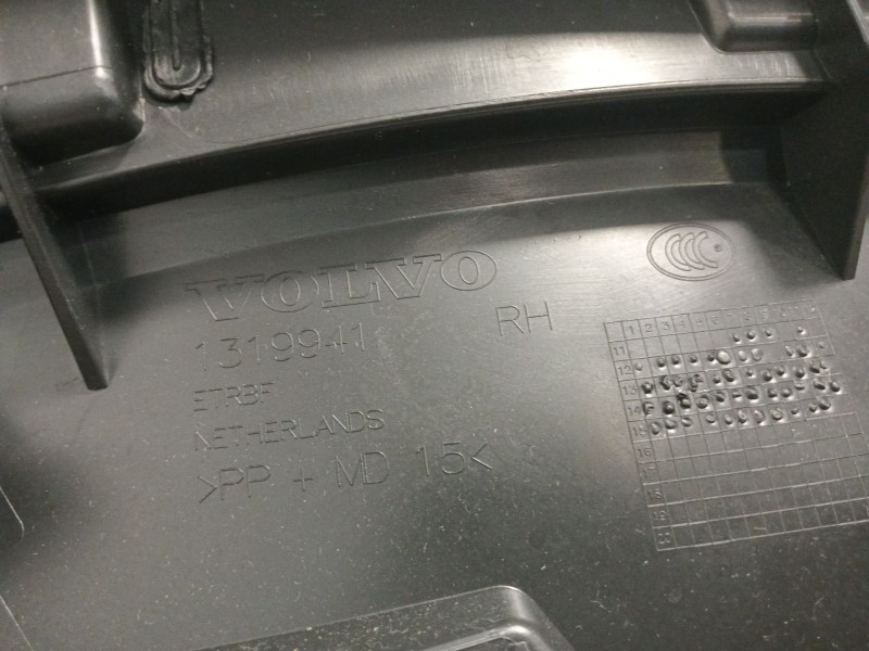 Recambio de guarnecido puerta trasera derecha para volvo v40 hatchback (525) d3 referencia OEM IAM 39841321 01303818Y555 