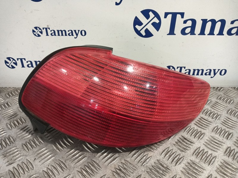 Recambio de piloto trasero derecho para peugeot 206 cc 1.6 16v cat referencia OEM IAM 2531D  
