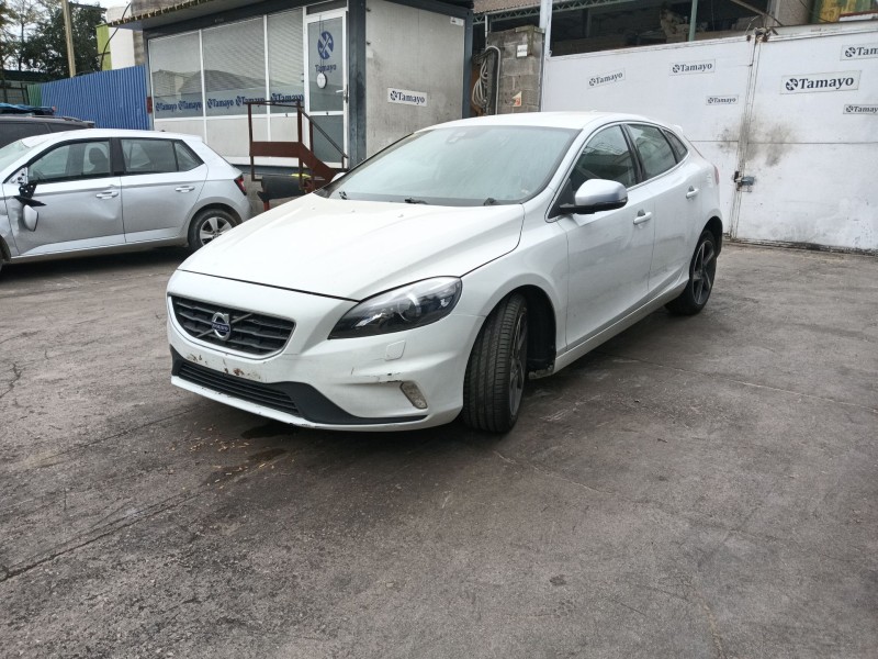 volvo v40 hatchback (525) del año 2015