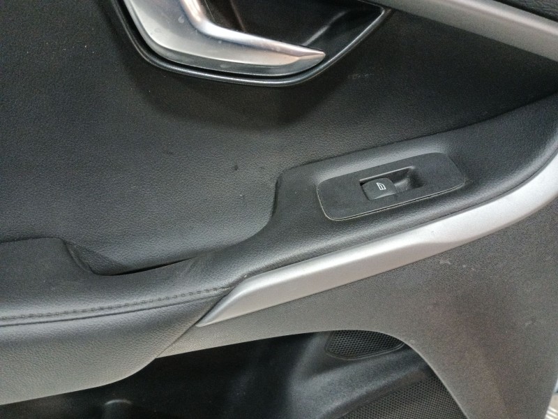 Recambio de guarnecido puerta trasera izquierda para volvo v40 hatchback (525) d3 referencia OEM IAM 1319940  